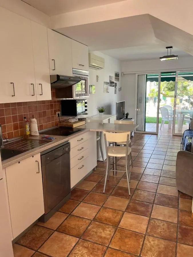 Bungalow Carmen San Bartolomé شقة